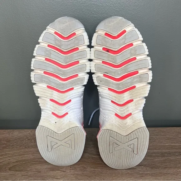 Nike Free Metcon 3 Womens 9 Football Grey Bright Crimson Training Shoes - Picture 6 of 7
